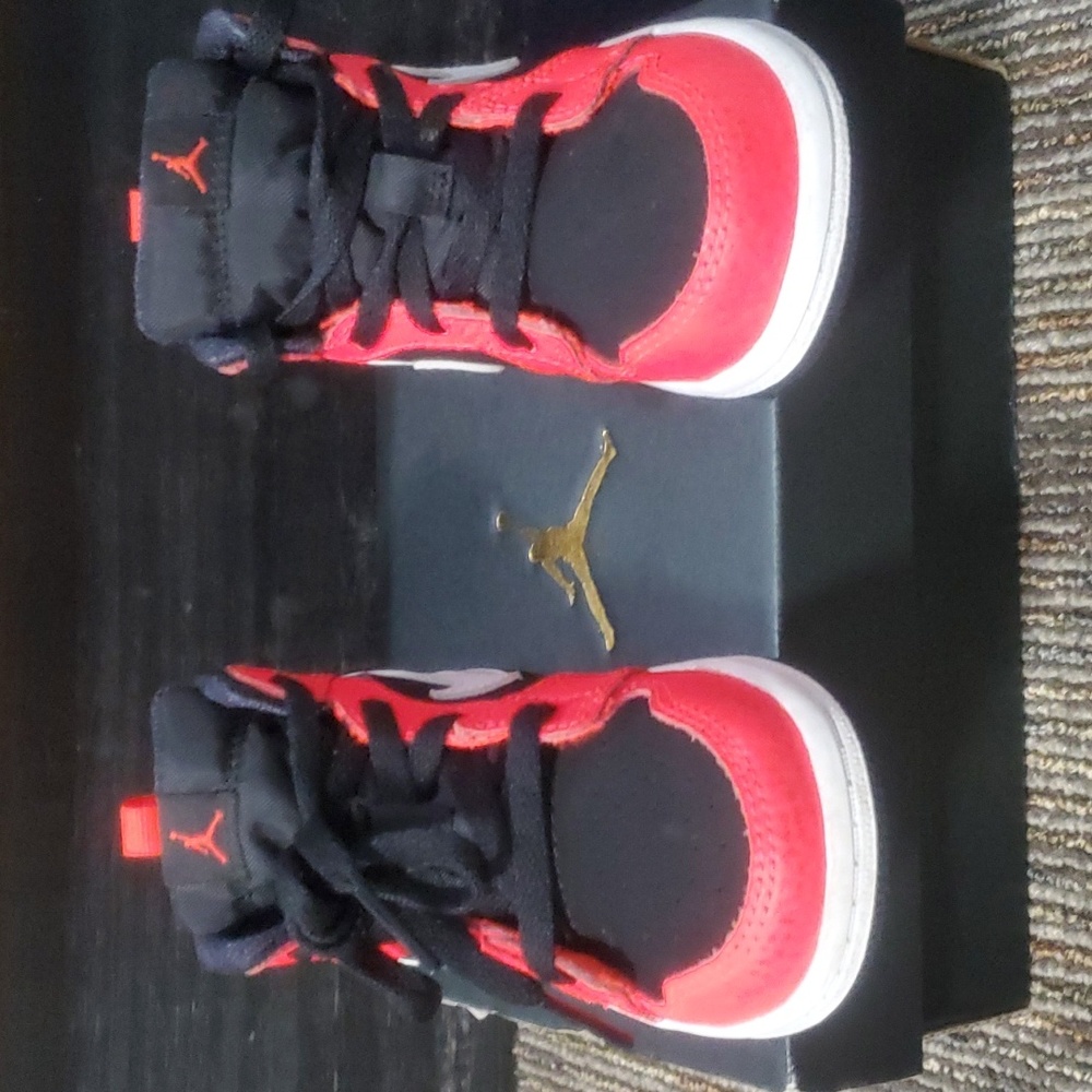 Nike Air Jordan tennis shoes toddler US7C